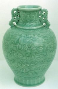 Chinese mark and Period Qianlong vase