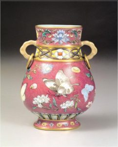 Qianlong famille rose vase